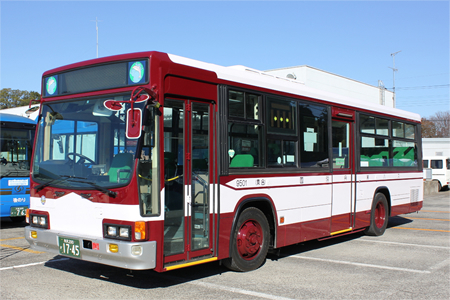 路線バス－昔の色にぬられたバス（大型ワンステップバス）